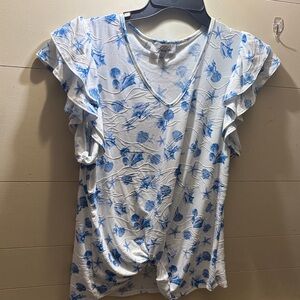 Women’s White V-Neck Short Sleeve Top with Blue Shell Print and Flutter Sleeves